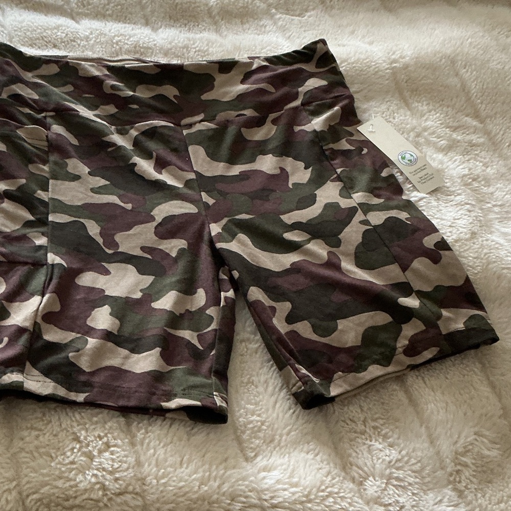 Camo Print Women's Shorts. Y NO BOUNDARIES